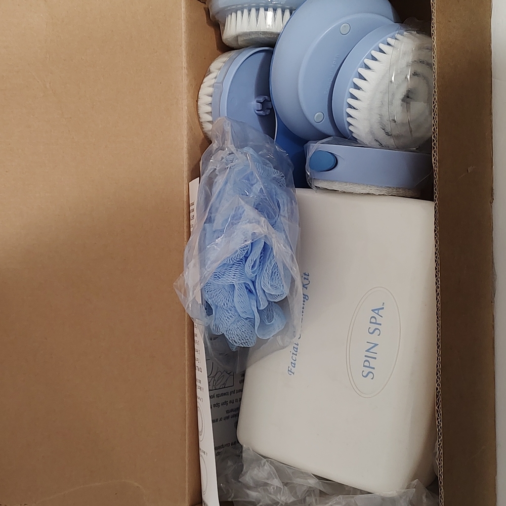 New Spin Spa Set One for Body and one for Face in Box